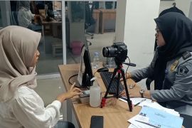 Permohonan paspor elektronik 5 tahun dominasi layanan Ditjenim Jatim
