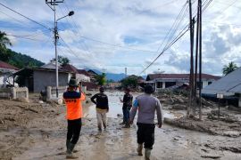 Sepanjang Kamis, lima kali banjir bandang susulan terjadi di Maninjau, Agam (Video)