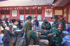 Kodam I/BB salurkan paket perlengkapan sekolah untuk siswa di Tapteng