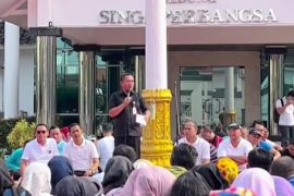 Bupati Karawang sidak sejumlah kantor dinas di hari pertama kerja 2026