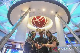 IHSG menguat di tengah pelemahan mayoritas bursa kawasan dan global