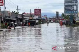 Lintas Sumatera di Bengkulu ditutup akibat terendam banjir