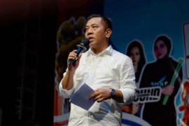 Pemkab Karawang salurkan bantuan kepada ribuan pelaku UMKM