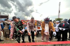 Bupati Atenius ingatkan warga tak selundupkan minuman alkohol ke Jayawijaya