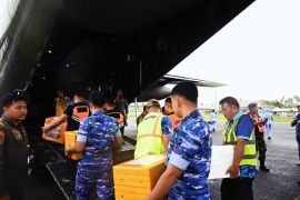 Lanud Natuna kirim 6,5 ton bantuan untuk korban bencana Sumatera