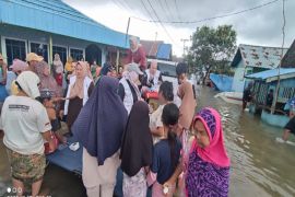 Banjar gelar bakti kesehatan massal di tiga desa rawan banjir