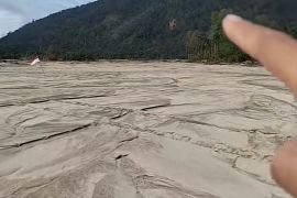 Destinasi wisata sungai di Aceh Timur jadi lautan pasir akibat banjir