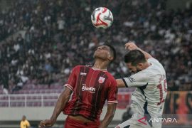 Super League - Persita menang 3-1, Persis terbenam di dasar klasemen