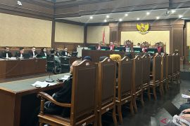 Majelis hakim tetapkan sidang Nadiem Makarim berjalan pakai KUHAP baru