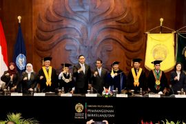 Dirut Bulog komitmen kawal swasembada RI saat Sidang Doktoral di UI