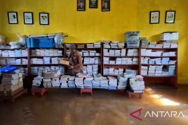 Hari pertama sekolah, SDN Pamarican 2 Kota Serang terendam banjir