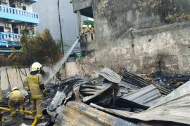 Penyebab bedeng terbakar di Jakbar diduga akibat korsleting listrik