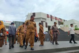 Wako Ramlan : Toko di Pasa Ateh Bukittinggi disegel jika tidak ditempati