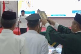 Bupati Karawang Aep Syaepuloh lantik puluhan ASN untuk tingkatkan kinerja birokrasi
