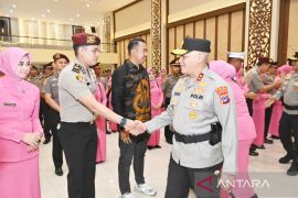 Kapolda Kalsel tekankan kenaikan pangkat diiringi peningkatan kinerja