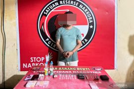 Polisi sita puluhan paket sabu-sabu dari terduga pengedar di Mataram