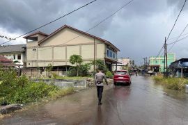 Polres Lingga intensifkan patroli dan imbau waspada banjir Rob