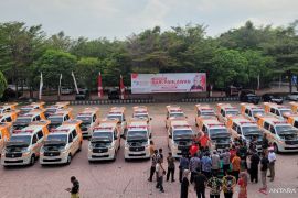 DPRD Situbondo minta pemda segera distribusikan ambulans ke desa