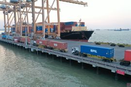 TPS catat arus peti kemas naik 4,03 persen pada Desember 2025