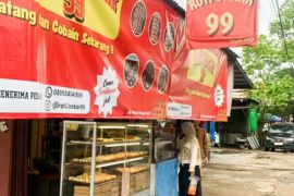 Roti bakar 99 manfaatkan KUR Bank Kalbar untuk tambah modal produksi