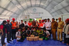 Baznas RI bantu peralatan sekolah bagi korban bencana hidrometeorologi di Agam