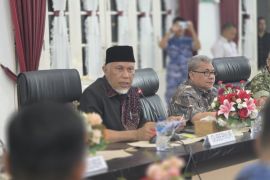 Cuaca masih sulit diprediksi, Gubernur Mahyeldi imbau masyarakat tetap waspada