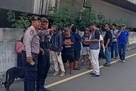 Jasad pria ditemukan di bawah kolong tol Cilincing