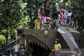 Usai Liburan, Semangat Menurun dan Dunia Menyambut iPhone 18