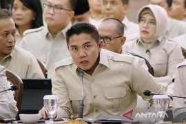 Buka retret di Hambalang, Seskab tayangkan video pembangunan jembatan