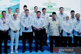 Gubernur Bobby Nasution terima Satya Lencana Wirakarya dari Presiden