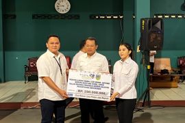 Bank Jateng dan Pemkab Kudus salurkan bantuan untuk PKL