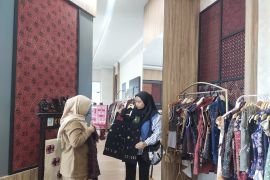 Galeri UMKM Siginjai Dekranasda Kota permudah akses produk batik lokal