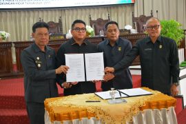 DPRD-Pemkab HSS sahkan raperda RPPLH jadi perda