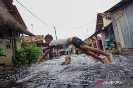 Tanggul Sungai Bremi jebol, 300 KK terdampak banjir