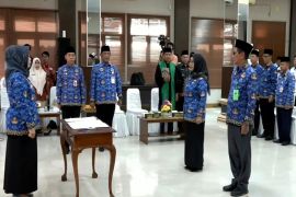 Bupati Kobar lantik 11 pejabat demi hadirkan pemerintahan semakin melayani