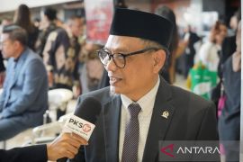 DPR nilai kunjungan Mendikdasmen ke Aceh "obat" psikologis bagi siswa