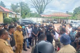 Penanganan konflik warga di Kwamki Narama, Mimika