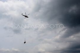 Bantuan ke sejumlah desa di Aceh Tengah masih dipasok lewat udara