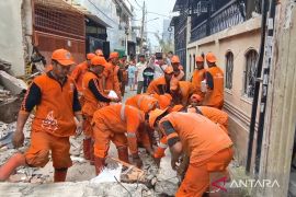 Ledakan akibat kebocoran gas 12 kilogram terjadi di Jakbar