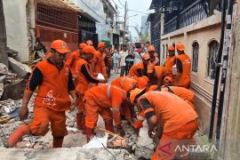 Ledakan tabung gas di Jakarta Barat, korban terlempar ke luar rumah hingga luka parah