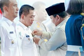 Bupati Karawang terima anugerah Satyalancana Wira Karya dari Presiden