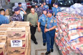 Akabri 1989 kirim bantuan logistik  kebutuhan pokok untuk korban bencana di Sumatera