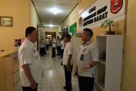 Wabup Lambar sidak sejumlah kantor guna pastikan kedisiplinan ASN