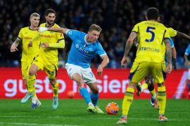 Napoli gagal rebut puncak klasemen usai imbang 2-2 lawan Verona