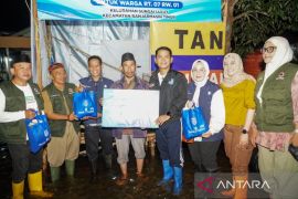 Wali Kota Banjarmasin antar bantuan sembako ke warga terdampak banjir