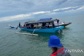 Polres Kutim selamatkan dua korban kapal terbalik di perairan Sangatta