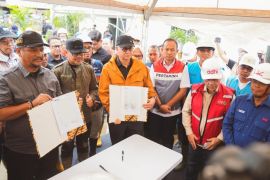 Danantara Indonesia serahkan 600 unit Huntara kepada Pemkab Aceh Tamiang