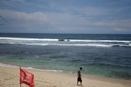 Waspada turun hujan berpetir dan gelombang laut tinggi pada Kamis