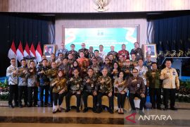 Kanwil Kemenkum Babel ikuti penandatanganan komitmen kinerja dan pembangunan ZI 2026