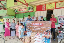 UKM PAL Unhas salurkan bantuan bagi korban banjir Sumatera